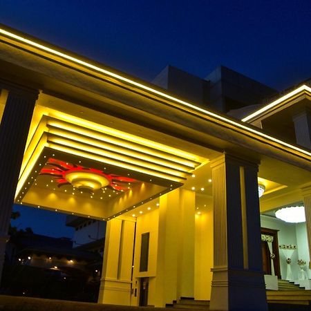 Hotel Blue Sky คูรูเนกาลา ภายนอก รูปภาพ