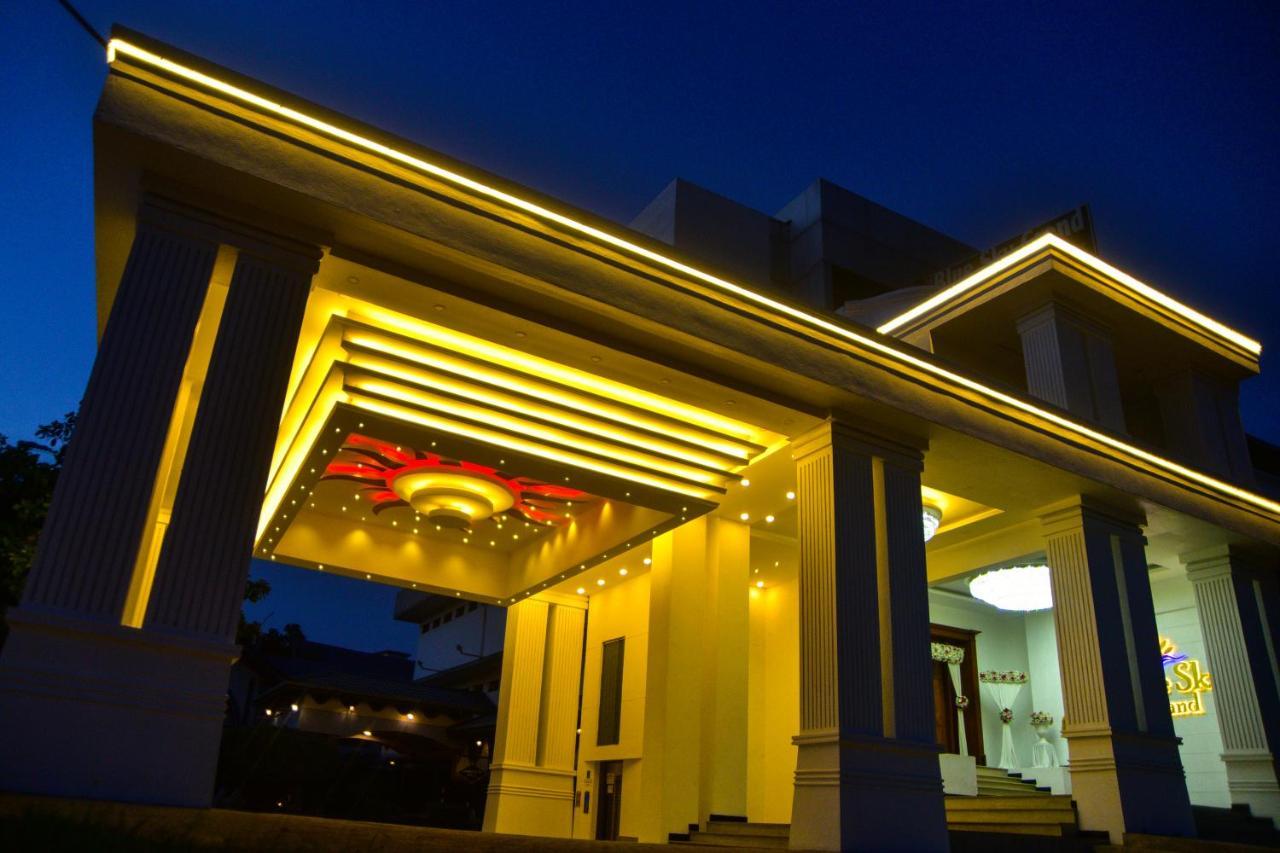Hotel Blue Sky คูรูเนกาลา ภายนอก รูปภาพ