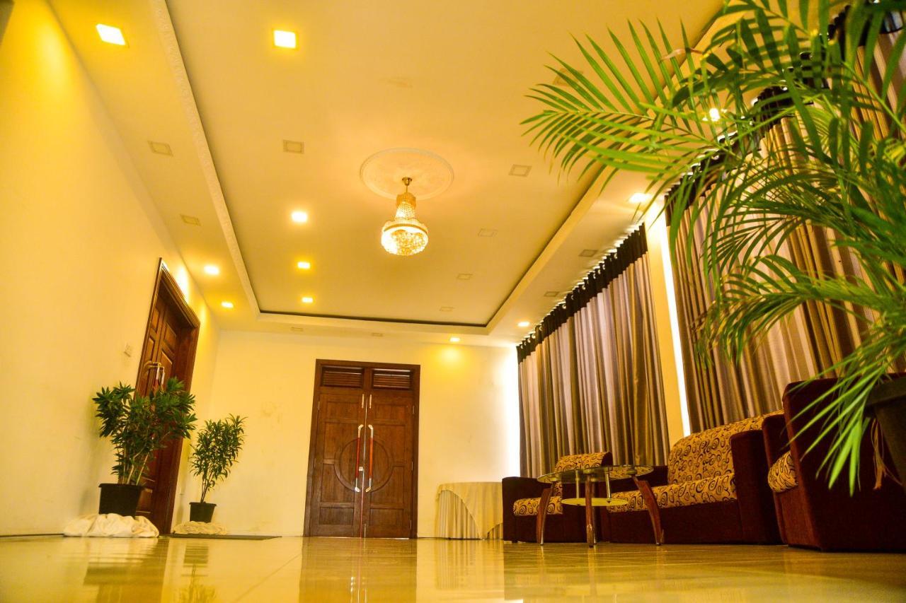 Hotel Blue Sky คูรูเนกาลา ภายนอก รูปภาพ