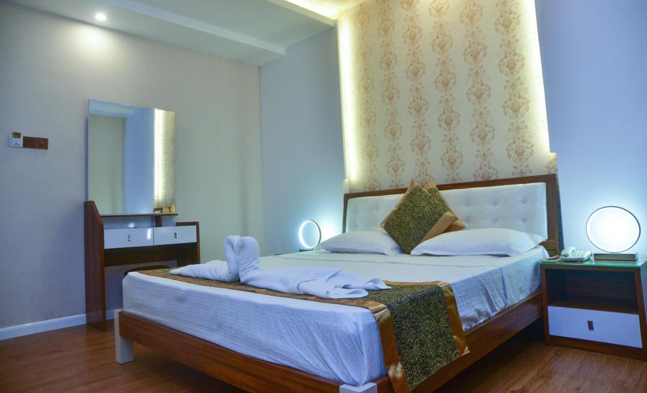 Hotel Blue Sky คูรูเนกาลา ภายนอก รูปภาพ